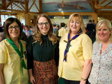 four women volunteering