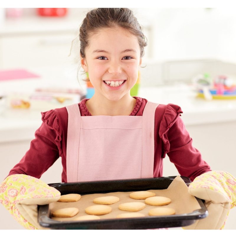 child hosts bake sale